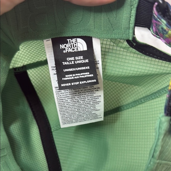 5 panel Running The North Face Green and Black Cap with Multicolor Brim - Picture 2 of 3